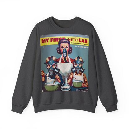 Sweatshirt – My First Meth Lab Sweatshirt | Lustiger Retro Pullover mit Satire-Print | Geschenk für Breaking Bad Fans & Dark Humor Lover | True Insights Design mit Humor