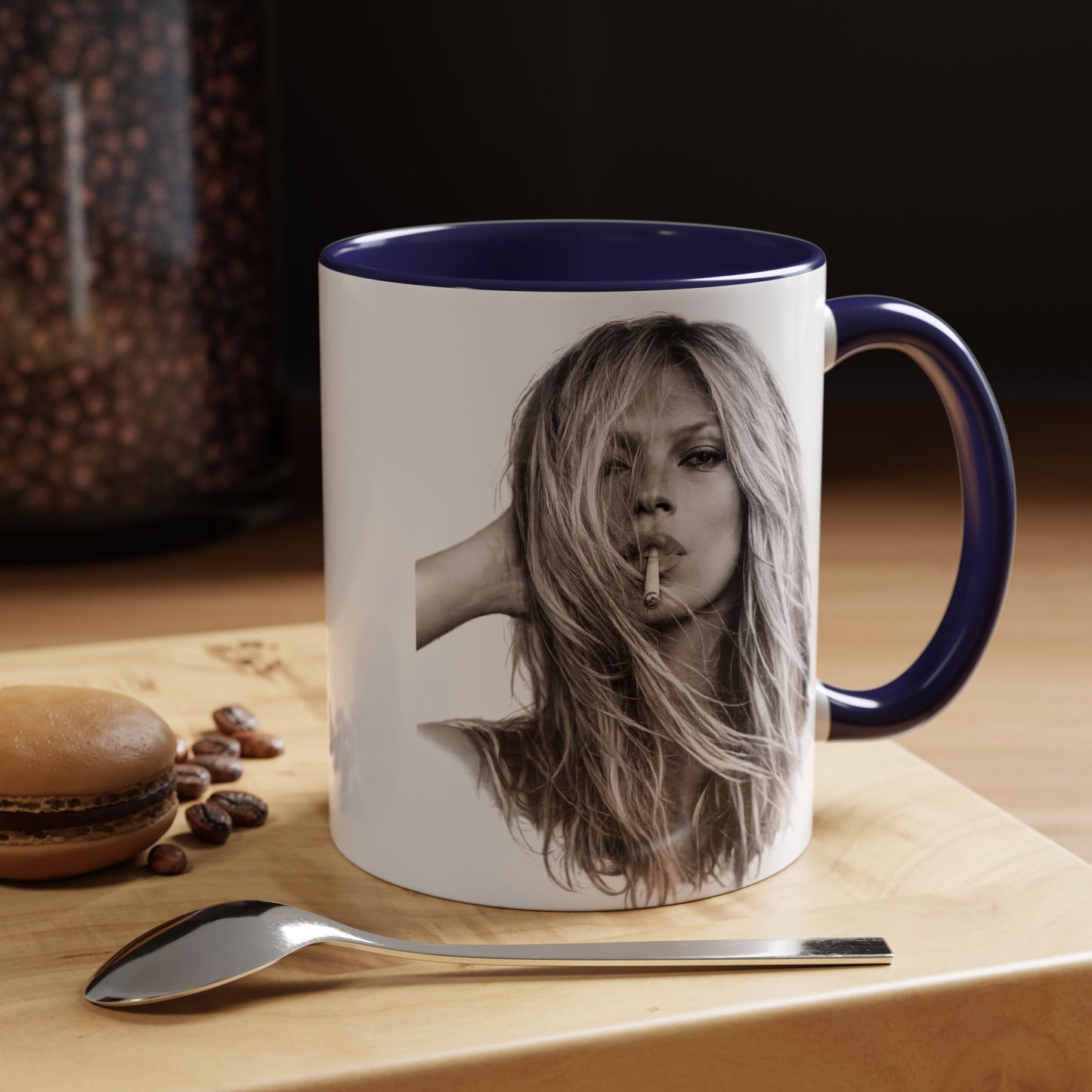 Kate Moss Tasse – Ikonisches Schwarz-Weiß Portrait Kaffeebecher | Fashion Legende Geschenk für Fans