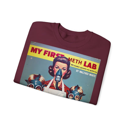 Sweatshirt – My First Meth Lab Sweatshirt | Lustiger Retro Pullover mit Satire-Print | Geschenk für Breaking Bad Fans & Dark Humor Lover | True Insights Design mit Humor