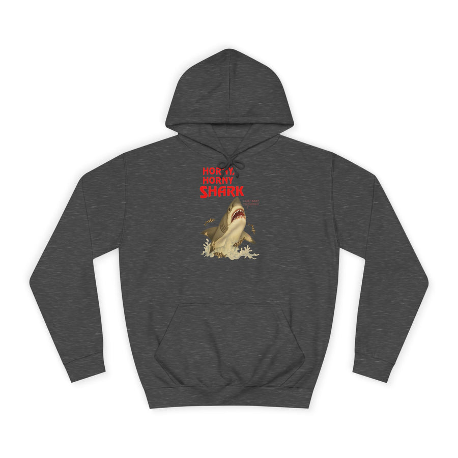 Hai Hoodie „Horny, Horny Shark“ – Der Hai, der nur kuscheln will – Charcoal – Vorderseite