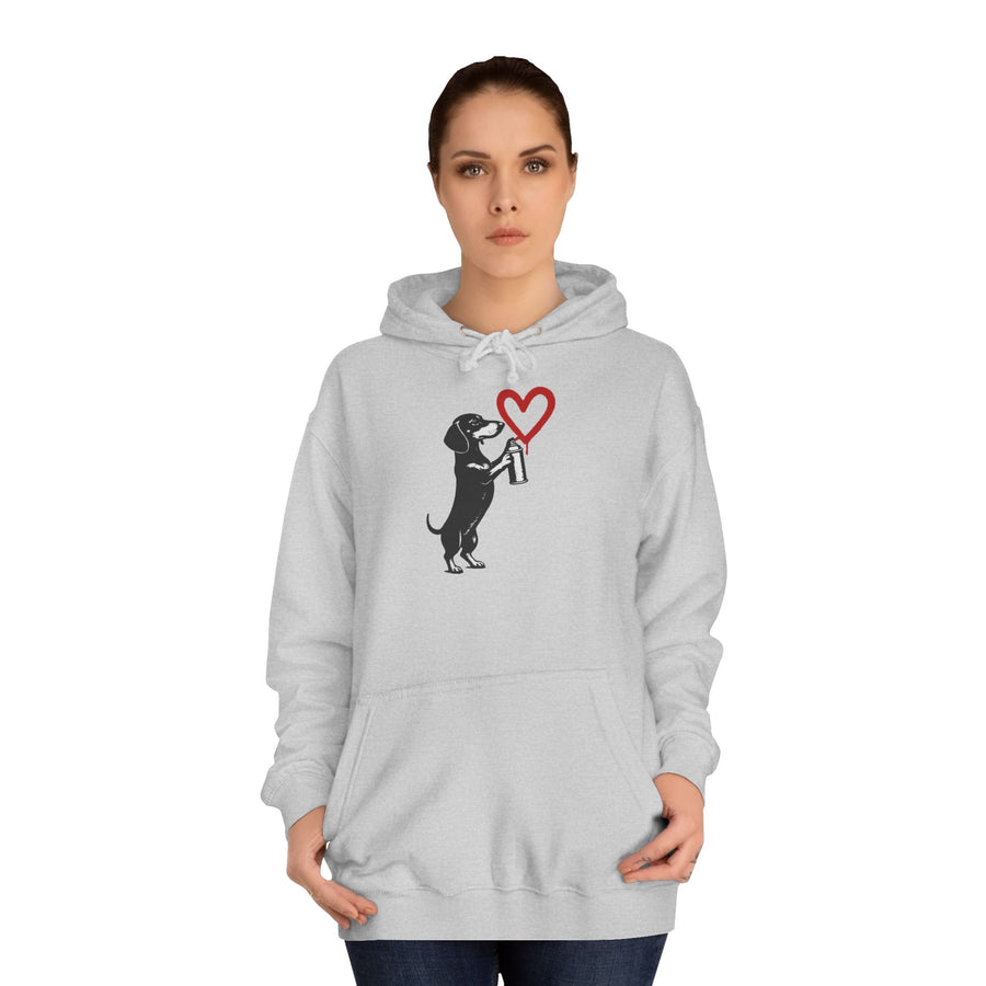 True Insights Dackel mit Sprühdose Hoodie – Street-Art-Graffiti-Motiv mit Herz