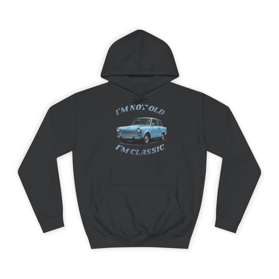 Hoodie mit Trabant-Motiv – „I'm Not Old I'm Classic“ – Jet Black – Vorderseite