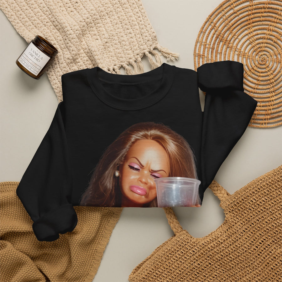 True Insights Sweatshirt Doll Meme Barbicore Pink Drink Motiv im trendigen Streetstyle