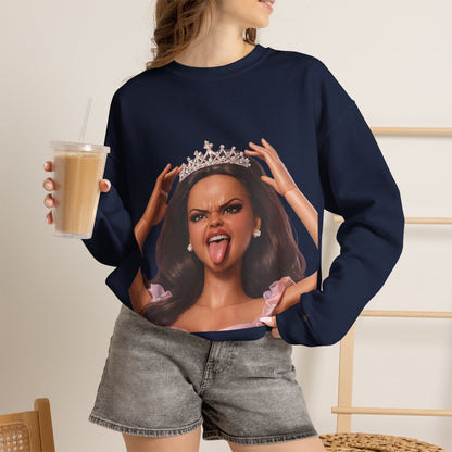 Barbicore Sweatshirt – Freches Doll-Motiv mit Tiara & Zunge raus | Pinkes Puppen-Design für Fans, Ironie & Statement-Fashion