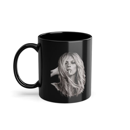 Kate Moss Tasse Schwarz – Ikonisches Schwarz-Weiß Portrait Kaffeetasse Fan Geschenk Retro Fashion Style