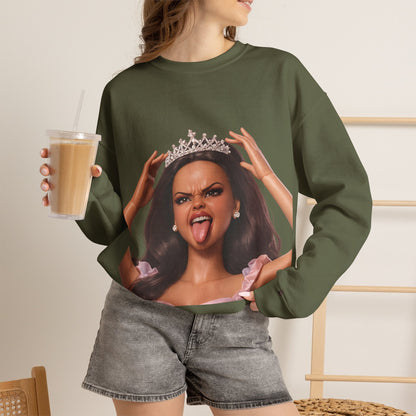 Barbicore Sweatshirt – Freches Doll-Motiv mit Tiara & Zunge raus | Pinkes Puppen-Design für Fans, Ironie & Statement-Fashion