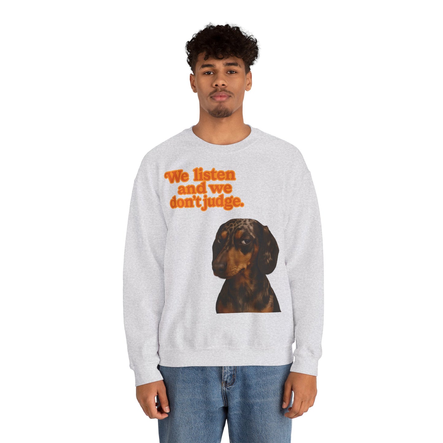 Dackel-Sweatshirt mit Retro-Print & dem Spruch „We listen and we don’t judge.“ Für Hundefans mit Humor – bequem, warm & voller Charakter. – Lustiges Sweatshirt | True Insights – Bild 37