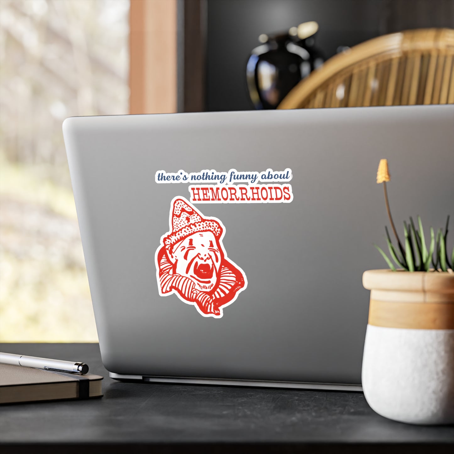 Lustiger Clown Sticker "There's Nothing Funny About Hemorrhoids" – Sarkastischer Aufkleber für Humor-Fans