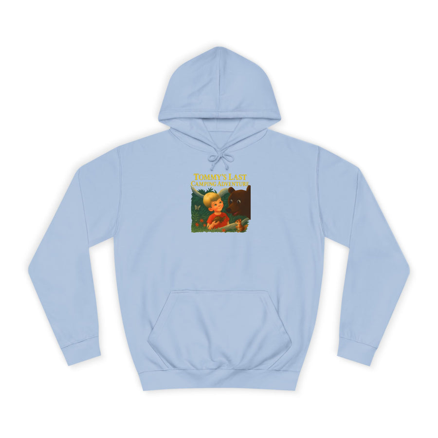 Tommy's Last Camping Adventure Hoodie – Süß trifft seltsam – Retro-Kinderbuch-Motiv
