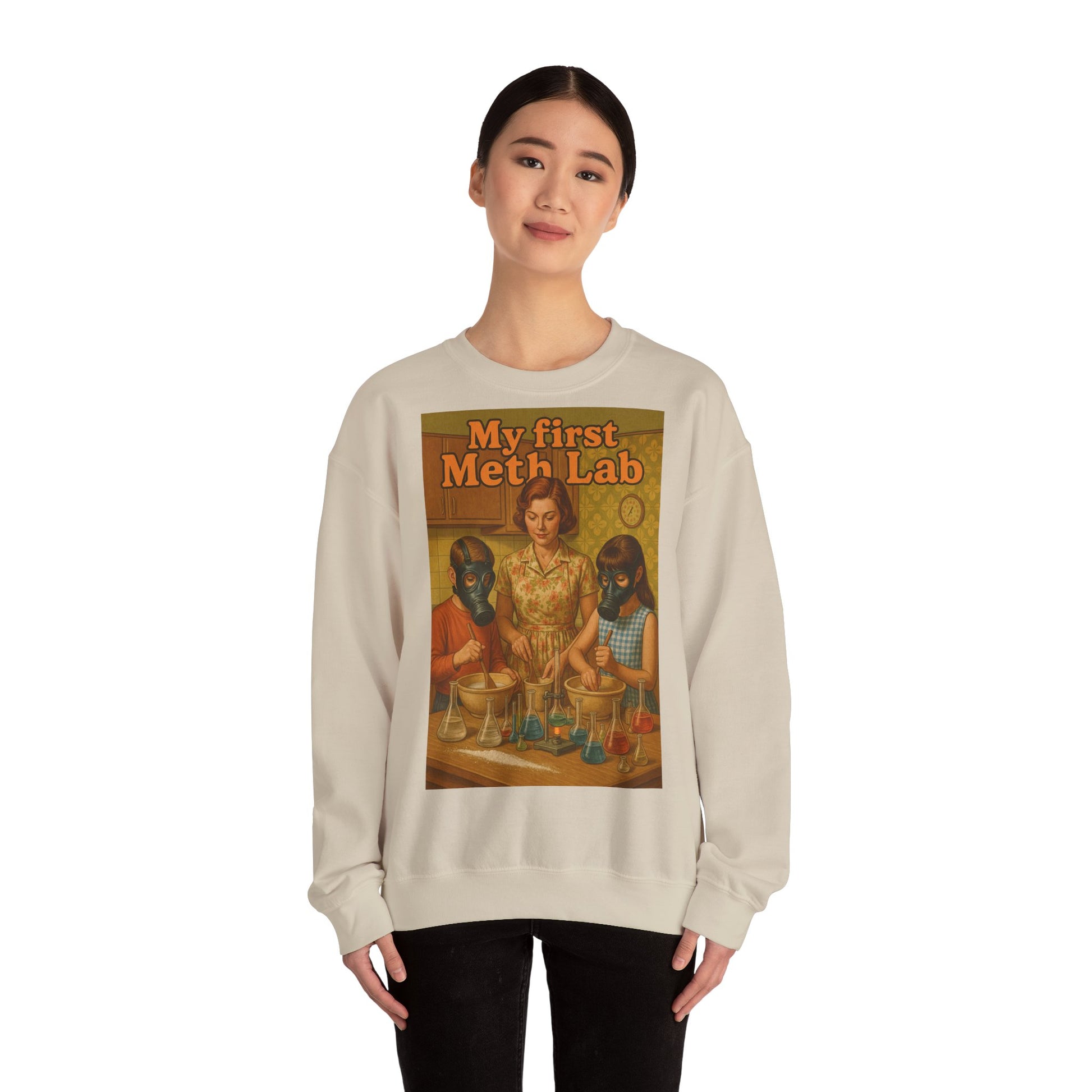 Sweatshirt – „My First Meth Lab“ Sweatshirt – Schwarzer Humor im Retro-Stil | True Insights Design mit Humor