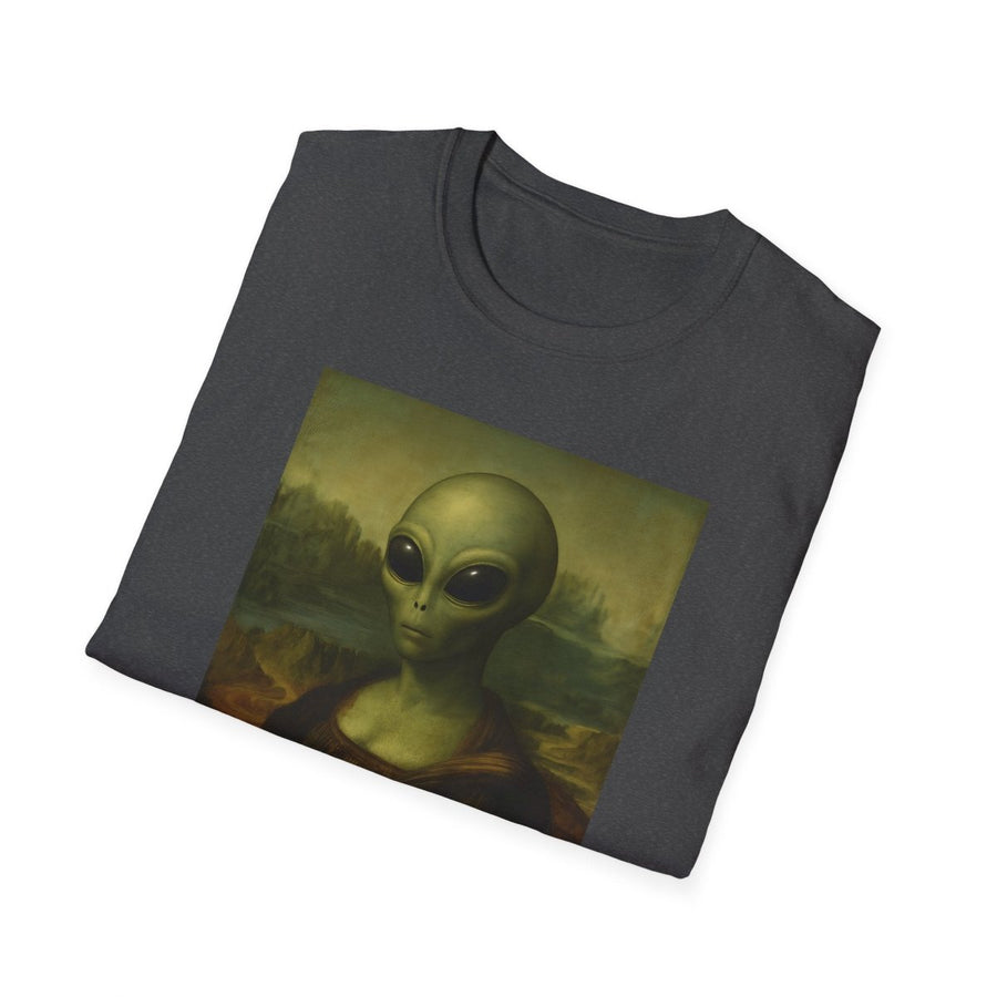 Dunkelgraues T-Shirt mit Mona-Lisa-Alien-Kunstparodie im Retro-Horror-Stil für Sci-Fi-Fans und Kunstliebhaber.