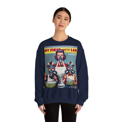 Sweatshirt – My First Meth Lab Sweatshirt | Lustiger Retro Pullover mit Satire-Print | Geschenk für Breaking Bad Fans & Dark Humor Lover | True Insights Design mit Humor