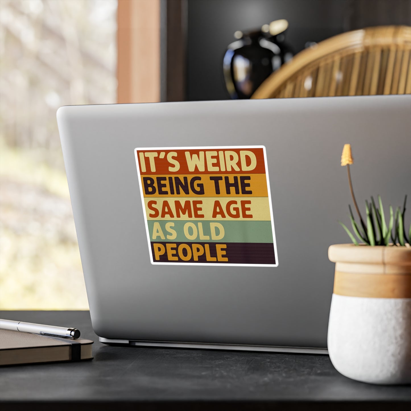 It's Weird Being The Same Age As Old People Sticker - Lustiger Retro Spruch Aufkleber für Geburtstag & Altersgruppen-Humor