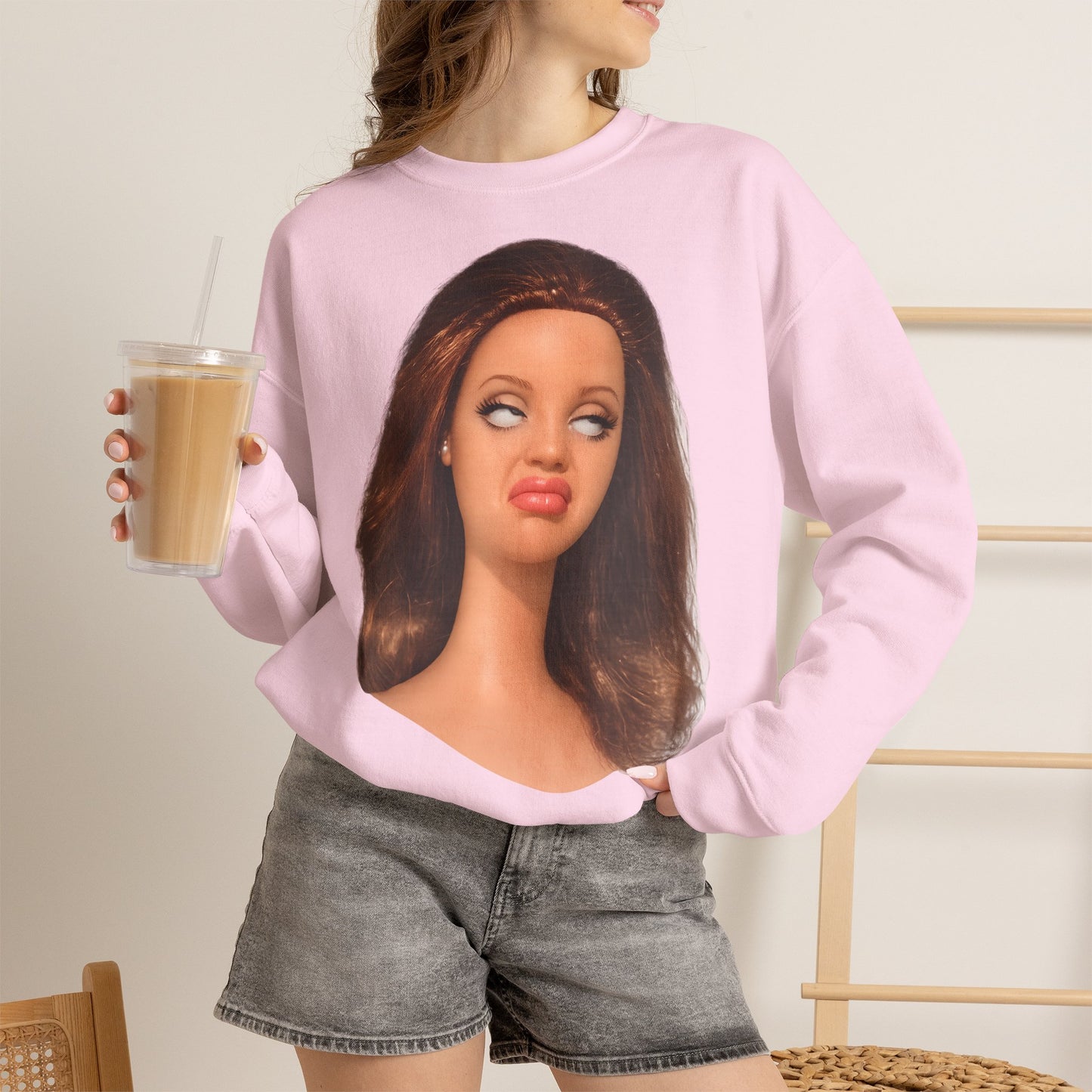 Lustiges Puppen-Gesicht T-Shirt | Genervter Blick Meme Shirt | Ironisches Statement Geschenk für Frauen