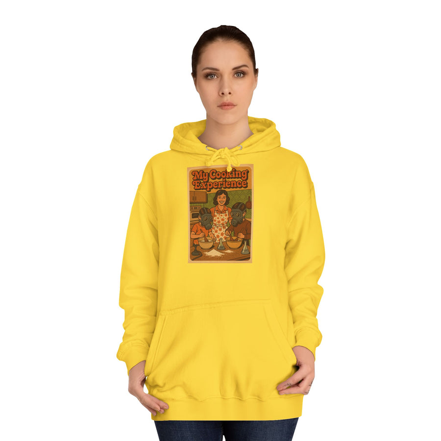 My First Cooking Experience Hoodie – Retro-Motiv mit Gasmasken in der Küche