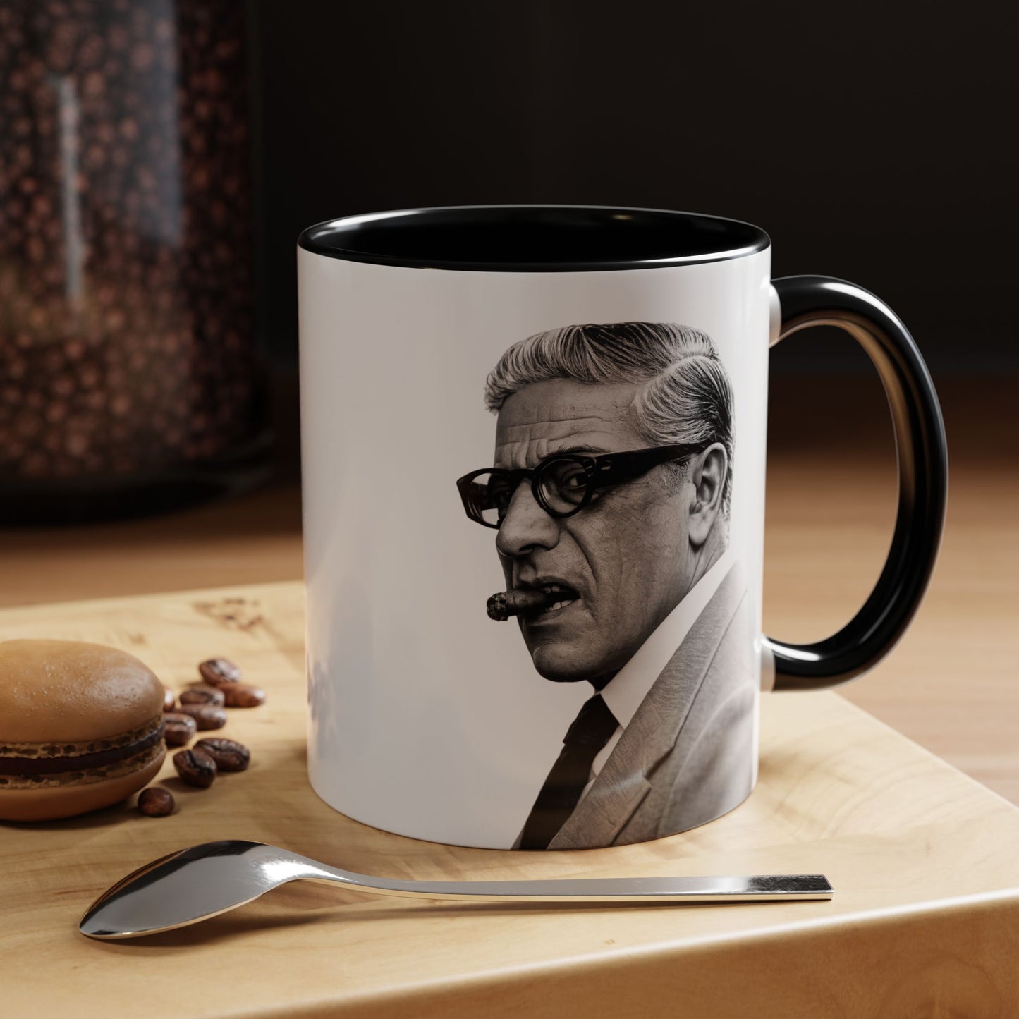 Aristoteles Onassis Kaffeetasse – Schwarz-Weiß Porträt mit Zigarre & Brille | Bunte Tasse für Geschichts- & Stil-Fans