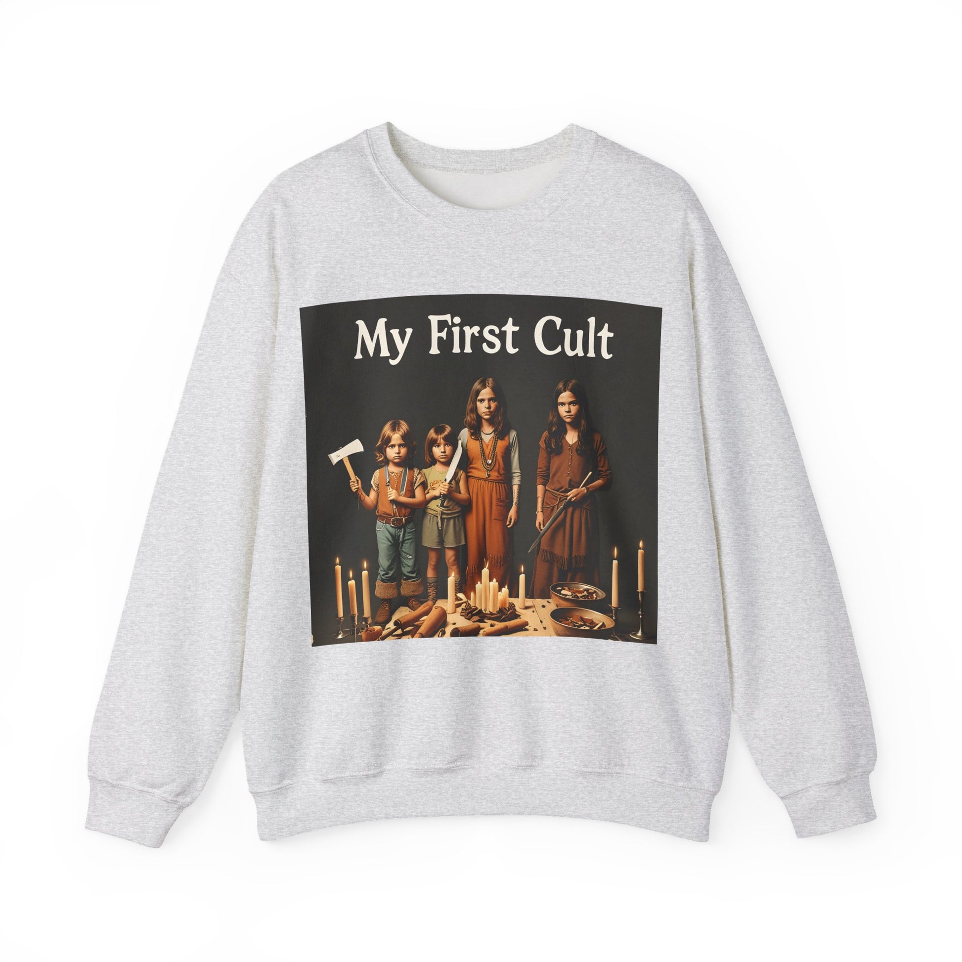 Sweatshirt – Kultig gruselig: „My First Cult“-Sweatshirt – Dark Humor für Fortgeschrittene | True Insights Design mit Humor