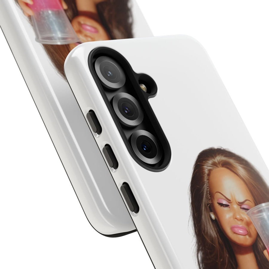 Handyhülle Pink Drink Doll – Lustiges Barbie-Meme für iPhone & Samsung