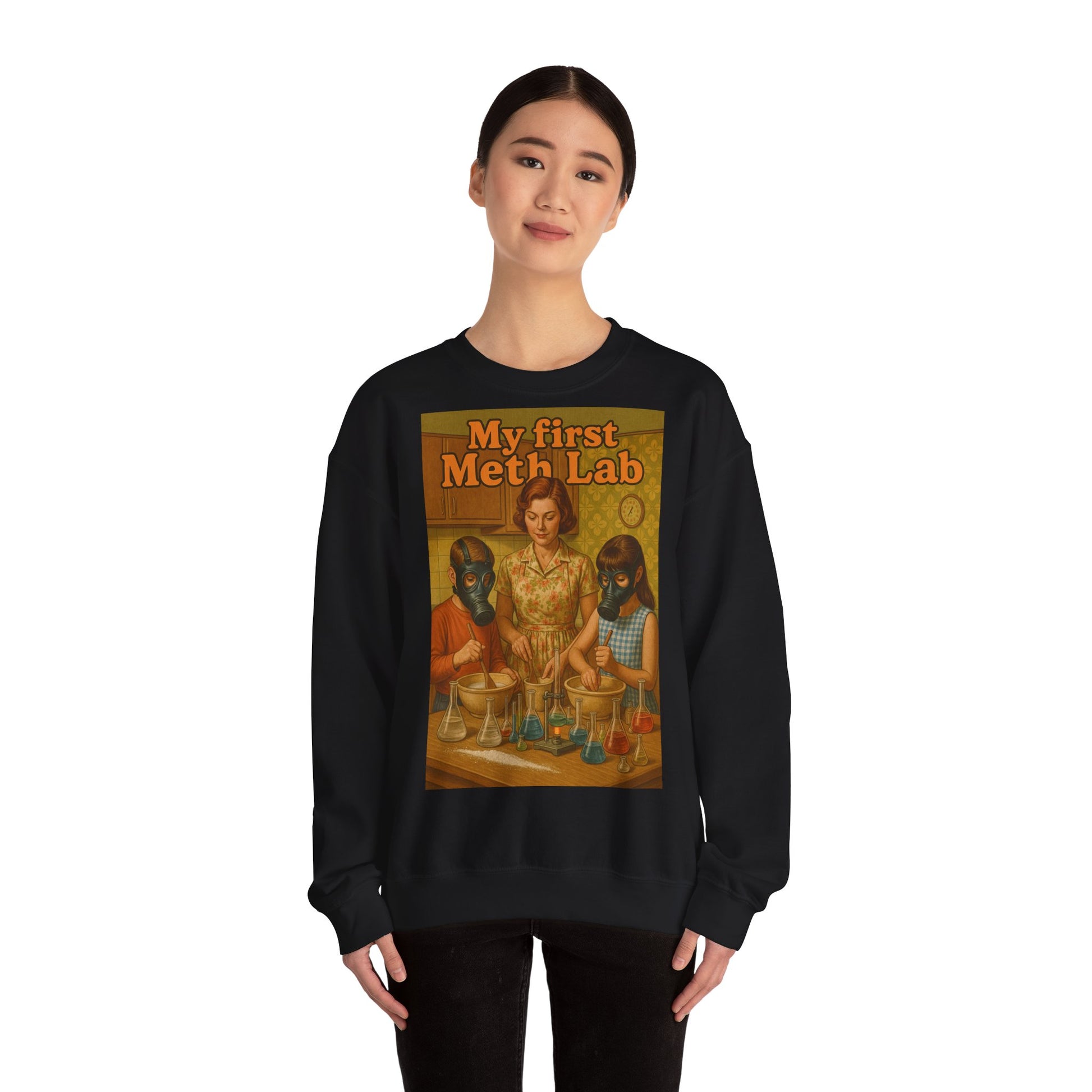 Sweatshirt – „My First Meth Lab“ Sweatshirt – Schwarzer Humor im Retro-Stil | True Insights Design mit Humor