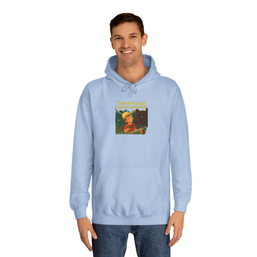 Tommy's Last Camping Adventure Hoodie – Süß trifft seltsam – Retro-Kinderbuch-Motiv