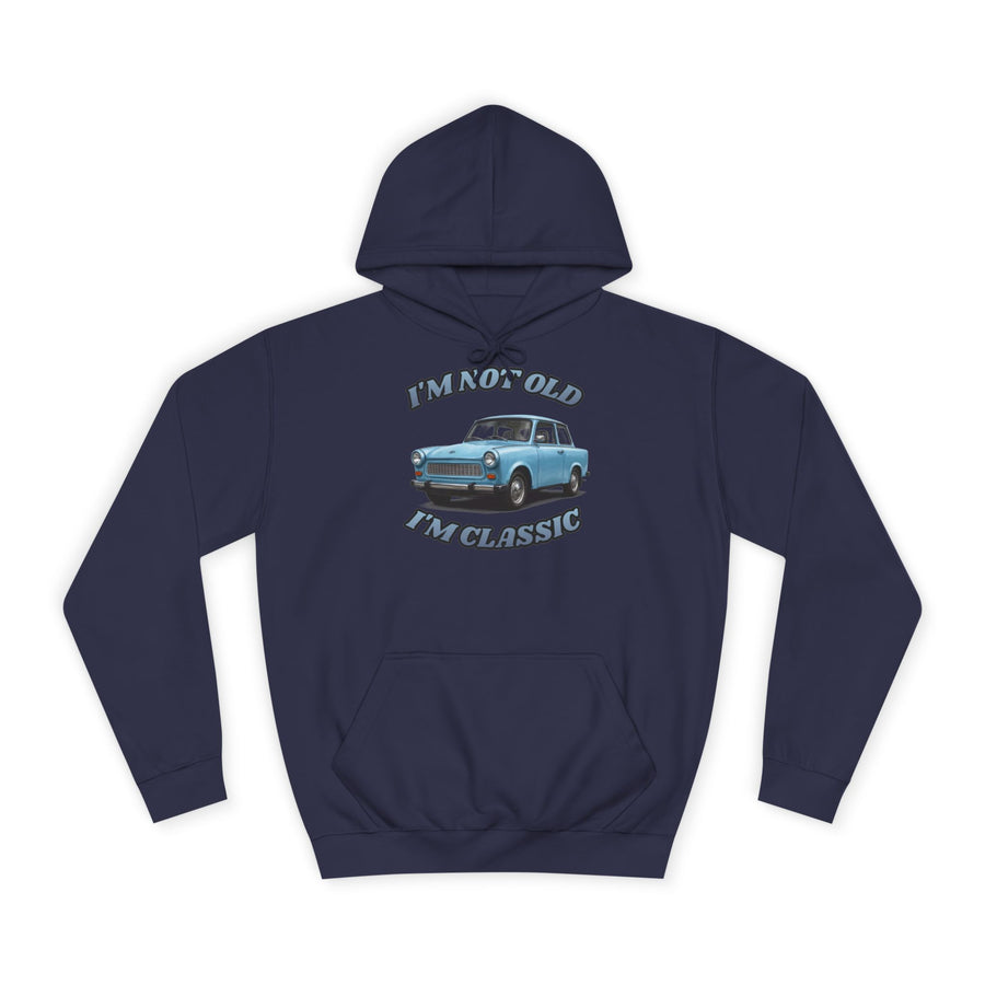 Hoodie mit Trabant-Motiv – „I'm Not Old I'm Classic“ – Oxford Navy – Vorderseite