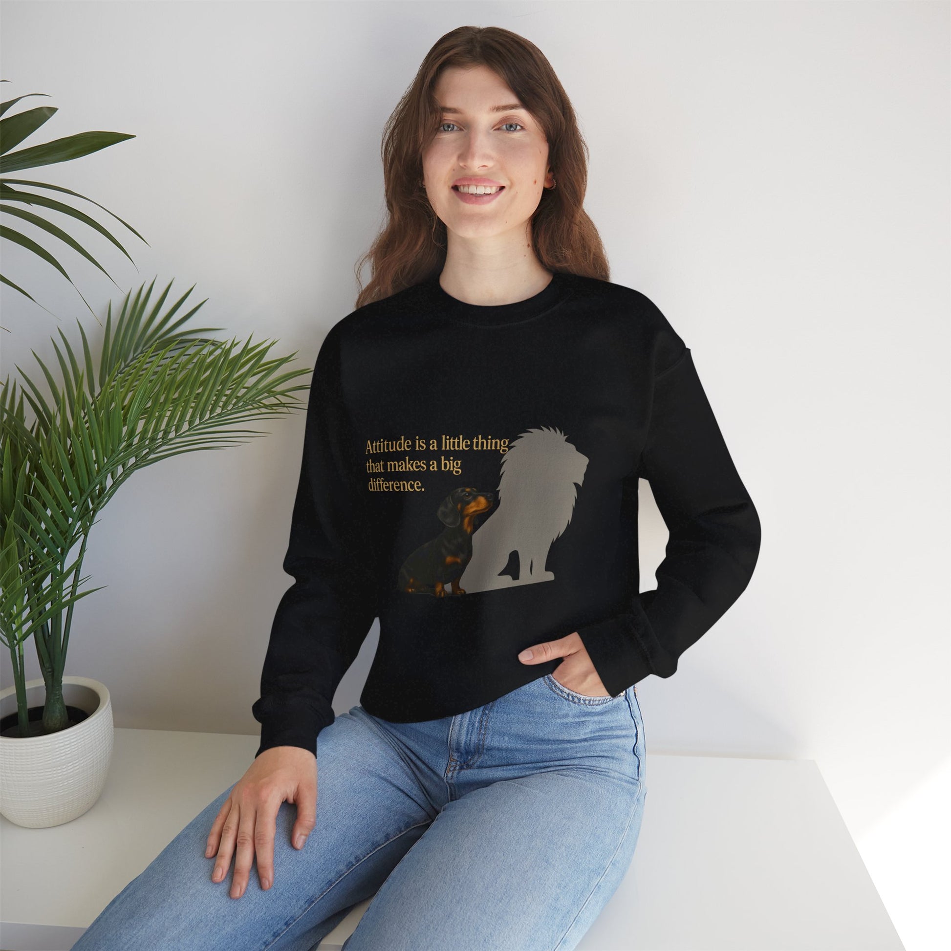 Inspirierendes Sweatshirt – Dackel mit Löwenschatten „Attitude“ – Lustiges Sweatshirt | True Insights – Bild 16