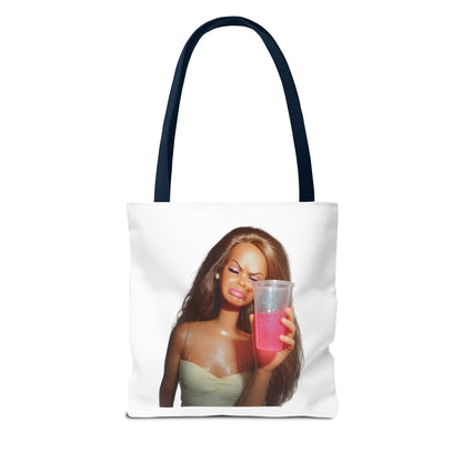Doll Meme Barbicore Tote Bag – Lustige Puppe mit Pink Drink, Trendy Aesthetic Stoffbeutel für Fans