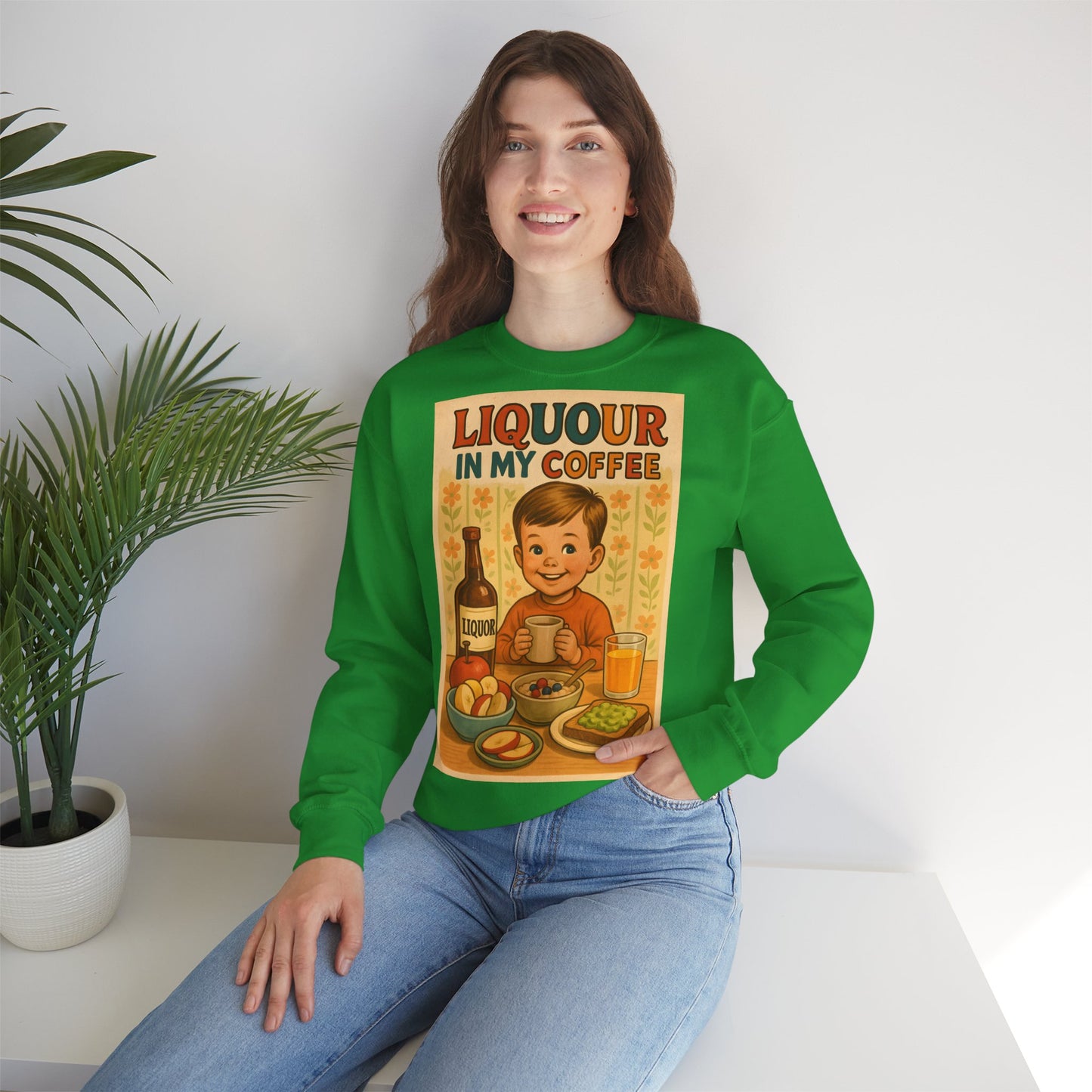 Sweatshirt – Liquor In My Coffee Sweatshirt | Retro Frühstücks-Pullover mit Satire-Motiv | Geschenk für Kaffee-Fans mit Humor | True Insights Design mit Humor