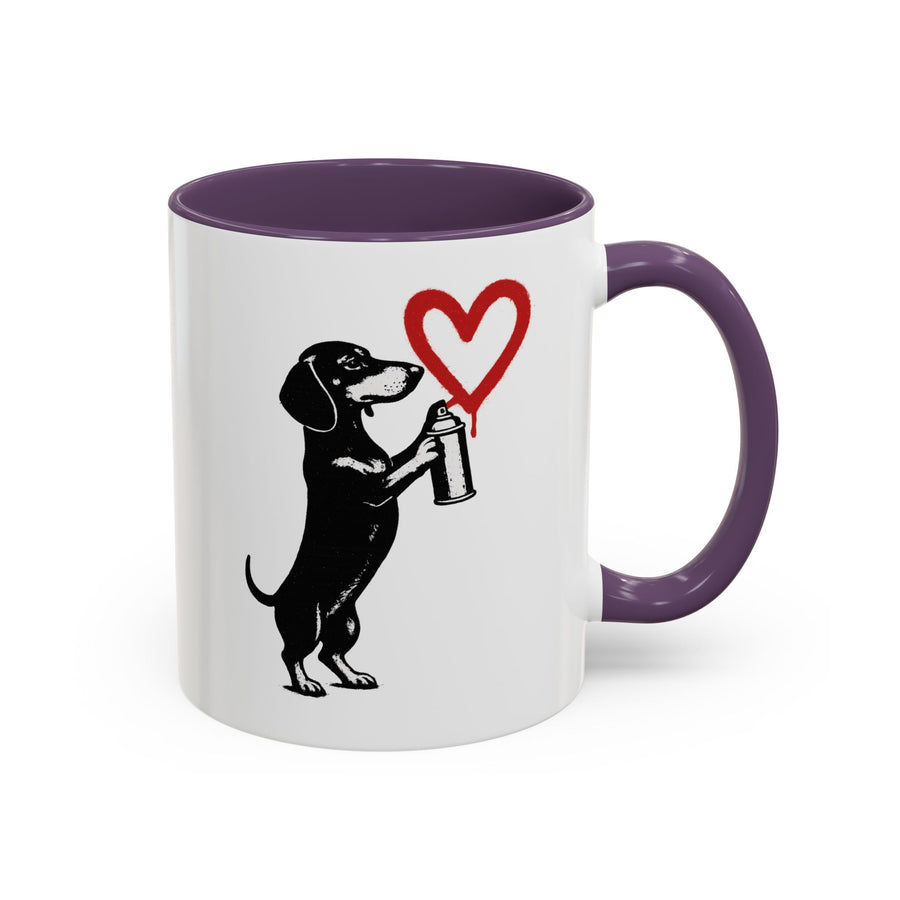 True Insights Banksy Dackel Tasse – Street-Art Kaffeebecher mit rotem Herz in Purple