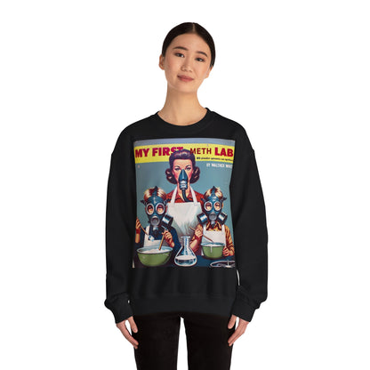 Sweatshirt – My First Meth Lab Sweatshirt | Lustiger Retro Pullover mit Satire-Print | Geschenk für Breaking Bad Fans & Dark Humor Lover | True Insights Design mit Humor
