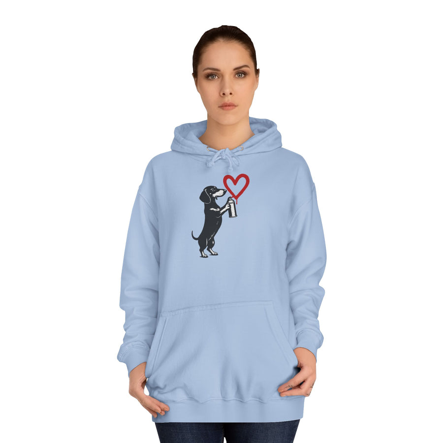 True Insights Dackel mit Sprühdose Hoodie – Street-Art-Graffiti-Motiv mit Herz