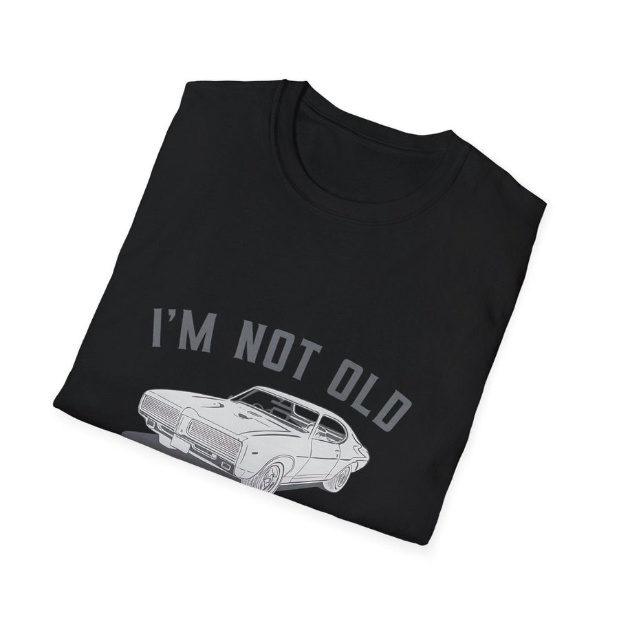 True Insights T-Shirt I'm Not Old I'm Classic Muscle Car im Lifestyle getragen mit Vintage Oldtimer Design