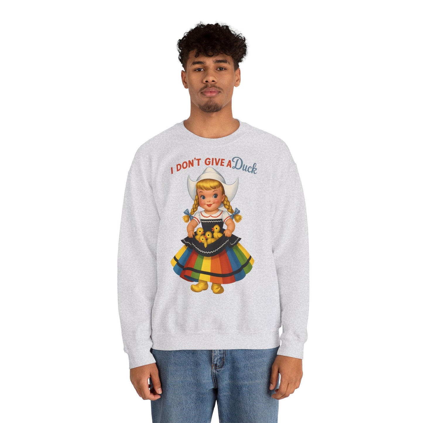 Sweatshirt – I Don't Give a Duck | Nostalgisches Vintage-Mädchen mit Küken – Humorvoll & Originell | True Insights Design mit Humor
