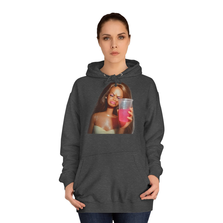 Doll Meme Barbicore Hoodie – Funny Sad Doll mit Pink Drink Kapuzenpullover für Meme-Fans & Pop-Culture-Liebhaber