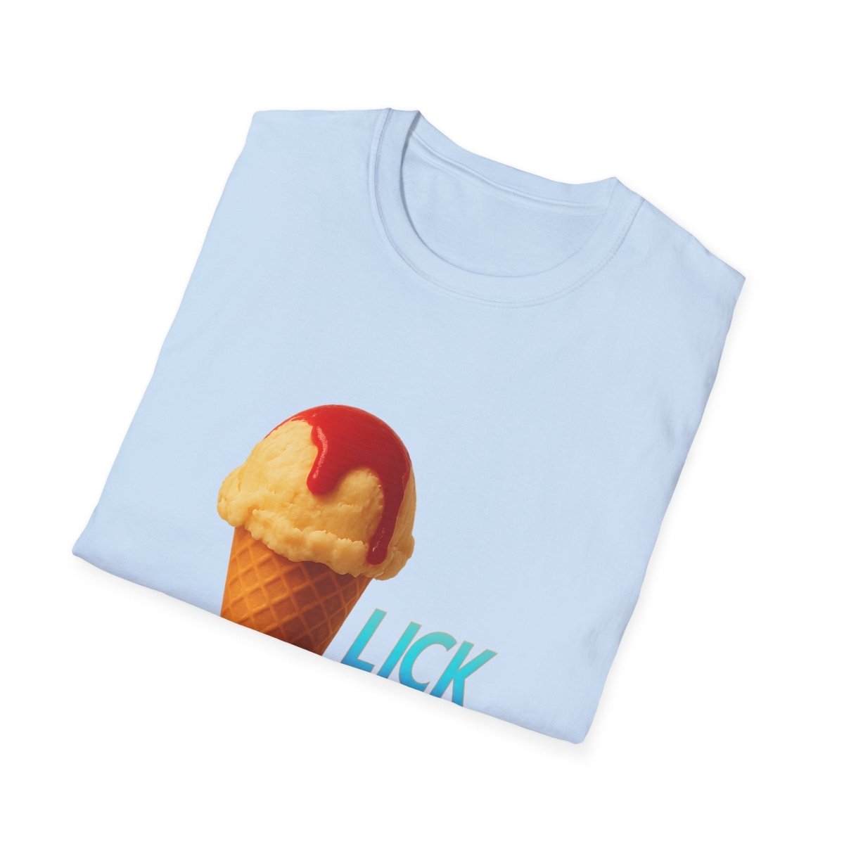 Hellblaues T-Shirt mit Eis-Motiv und Schriftzug Lick im Pop-Art-Stil fuer Sommer und Alltag.