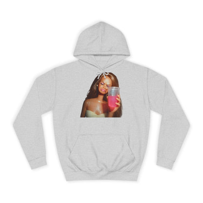 Doll Meme Barbicore Hoodie – Funny Sad Doll mit Pink Drink Kapuzenpullover für Meme-Fans & Pop-Culture-Liebhaber