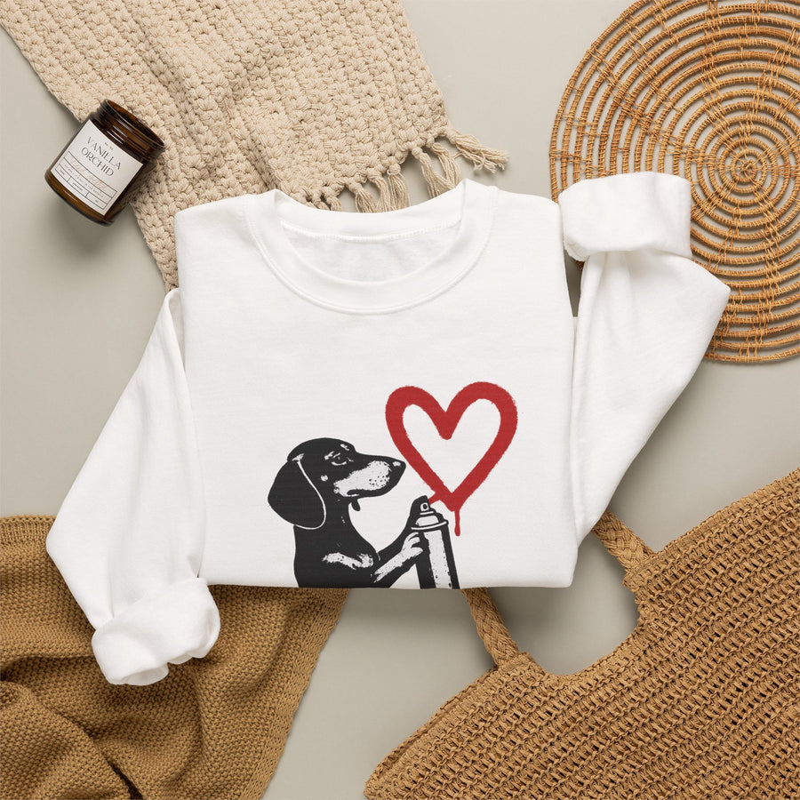 True Insights Dackel mit Sprühdose Sweatshirt – Street-Art-Graffiti-Motiv mit Herz