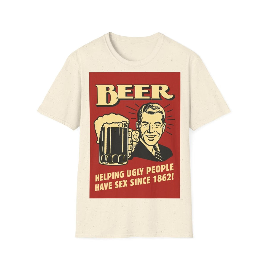 Beige T-Shirt mit Schriftzug Beer-Helping-Ugly-People-Have-Sex-Since-1862 im Vintage-Poster-Stil mit lächelndem Mann und Bierkrug für Erwachsene.