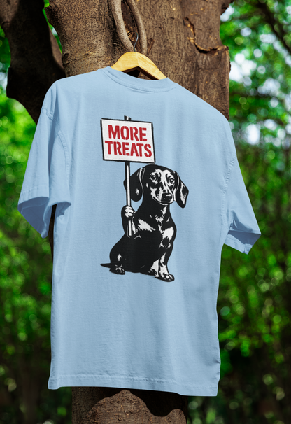 Dackel „More Treats“ – Street-Art T-Shirt mit Humor-T-Shirt-True Insights