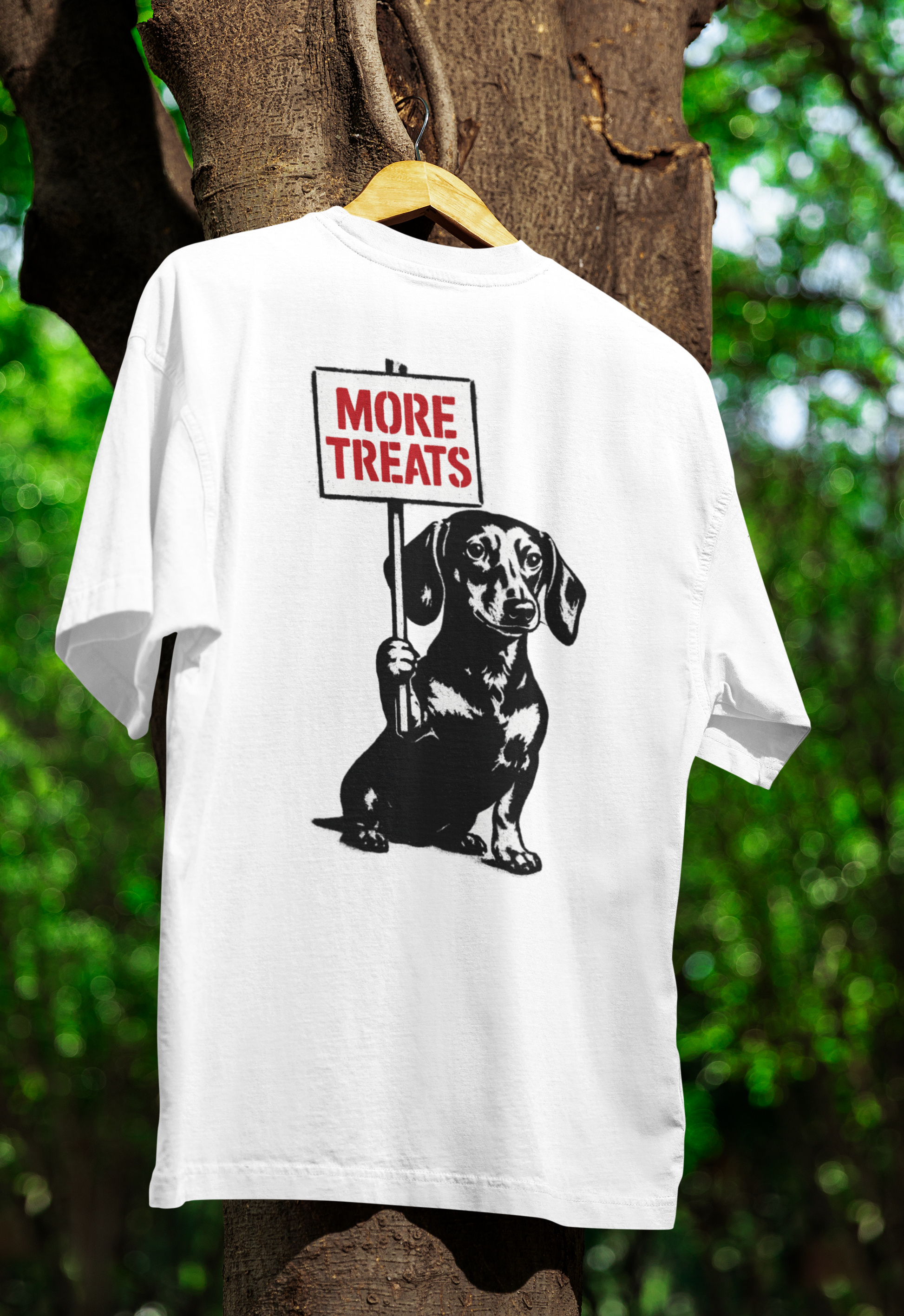 Dackel „More Treats“ – Street-Art T-Shirt mit Humor-T-Shirt-True Insights