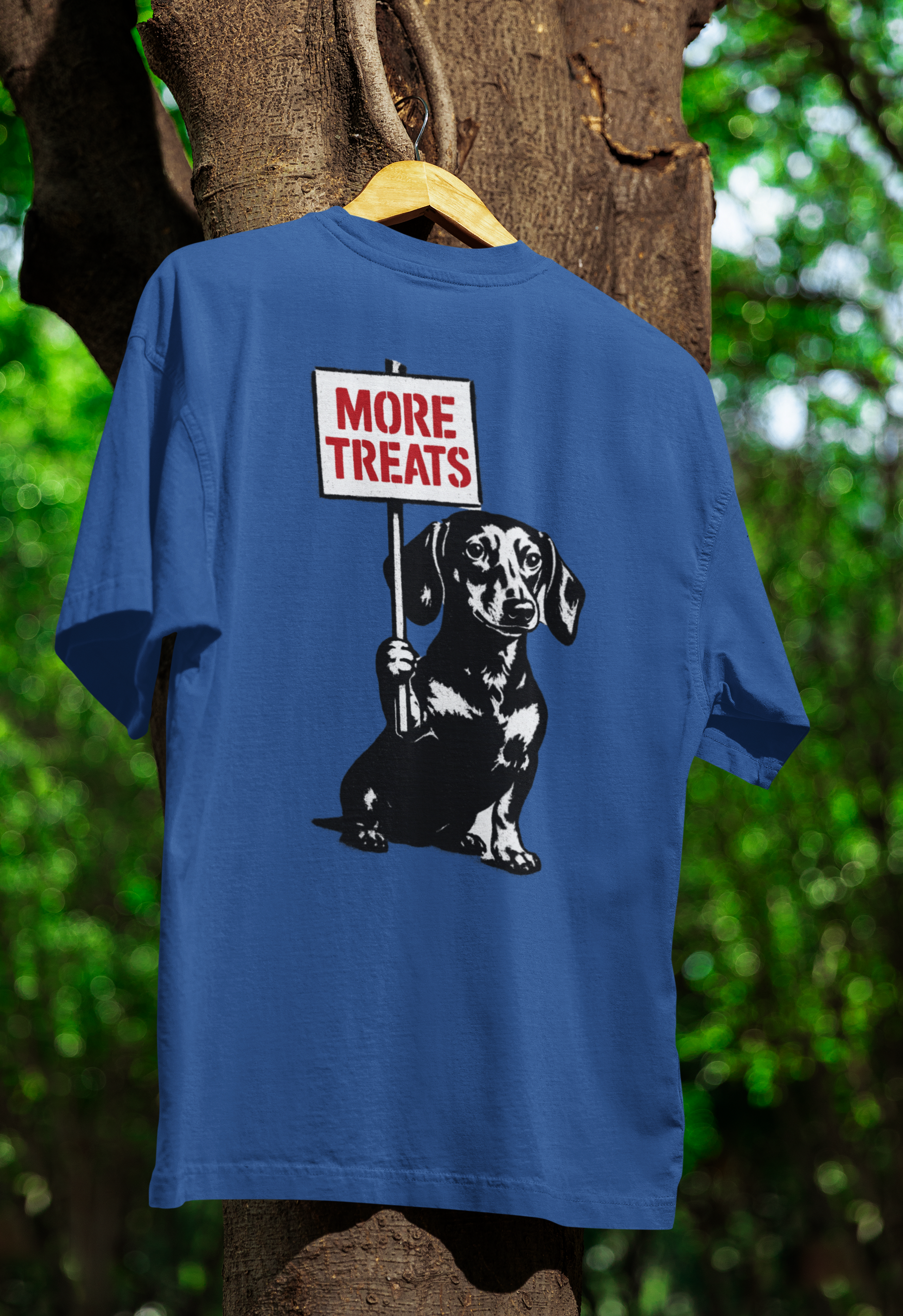 Dackel „More Treats“ – Street-Art T-Shirt mit Humor-T-Shirt-True Insights