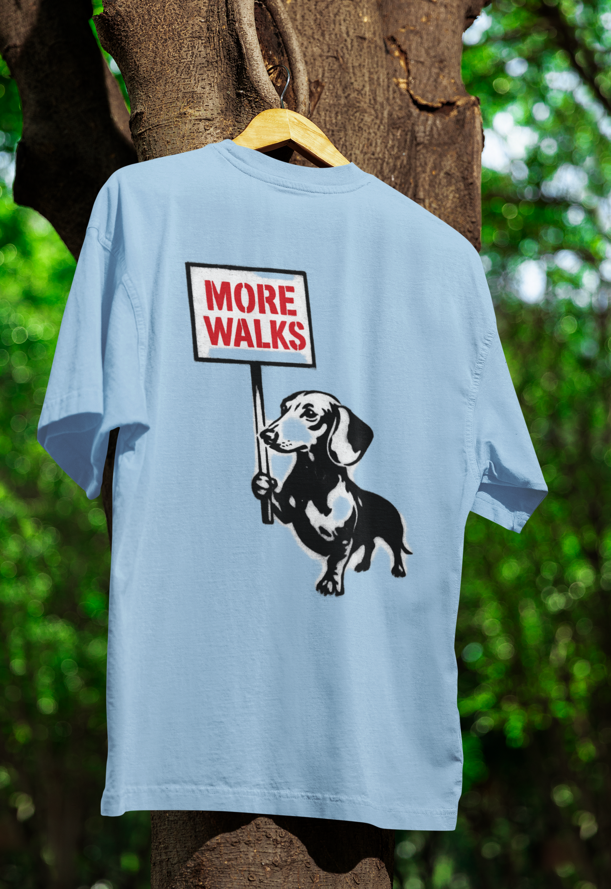 Dackel „More Walks“ – Urbanes Street-Art T-Shirt voller Humor und Freiheitsdrang-T-Shirt-True Insights