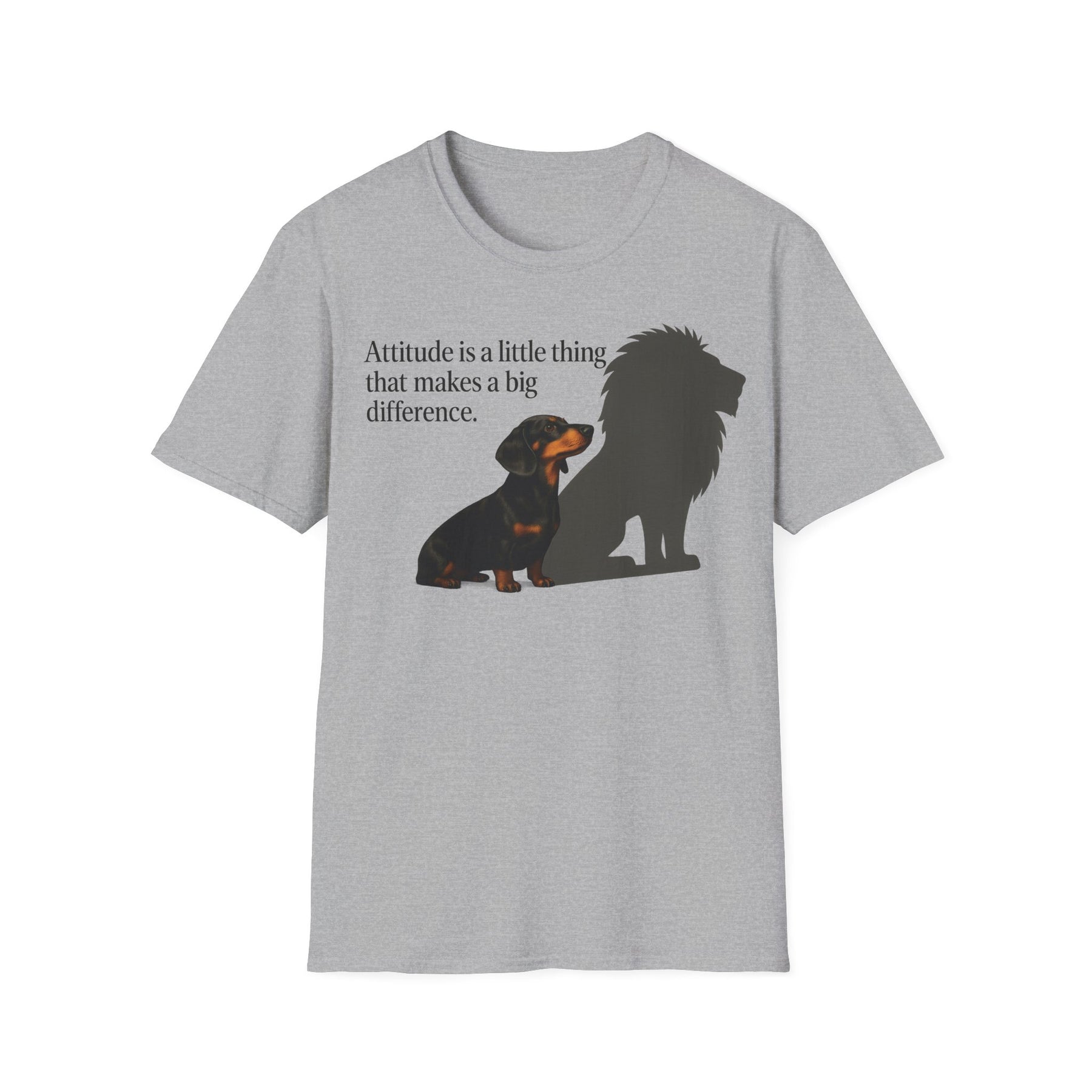 Dackel Shirt mit Spruch – „Attitude is a little thing…“ | Inspirierendes Motiv mit Löwen-Schatten – Lustiges T-Shirt | True Insights – Bild 5