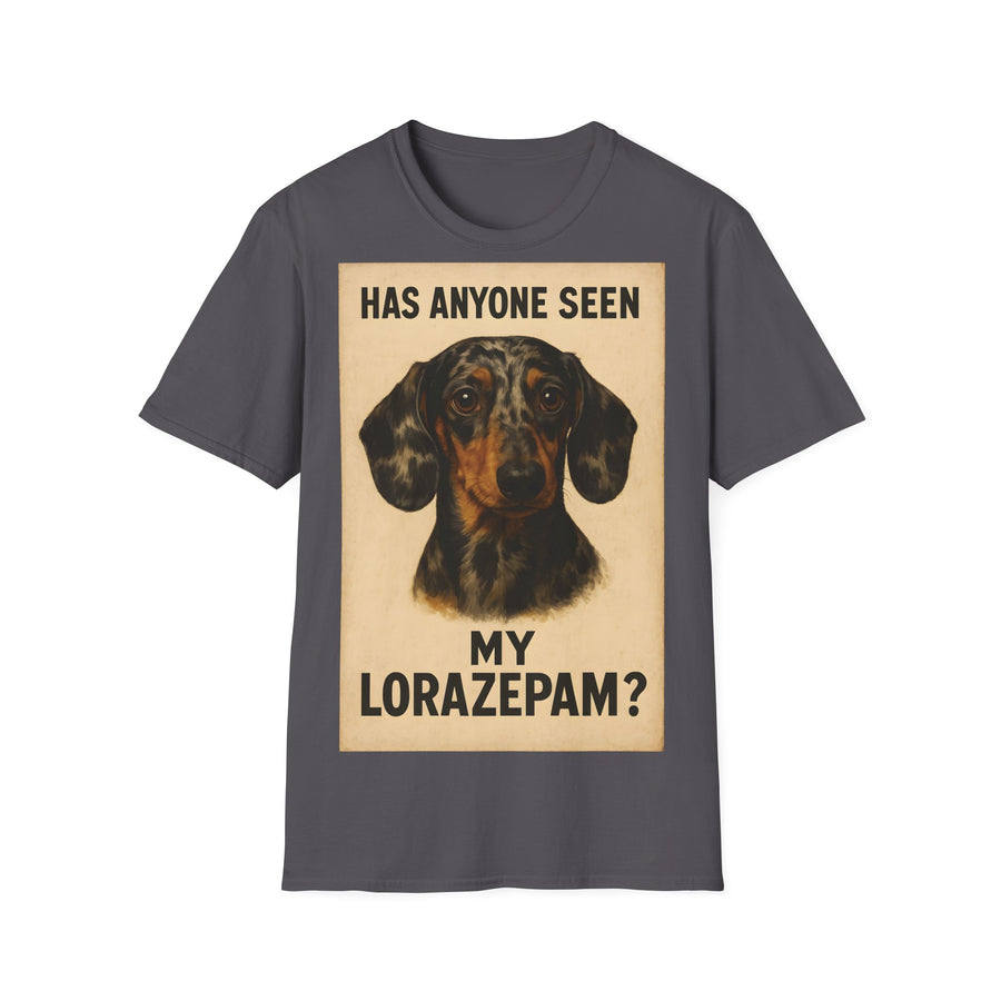 Anthrazitfarbenes T-Shirt mit Retro-Poster-Print eines Dackels und Text „HAS ANYONE SEEN MY LORAZEPAM?“