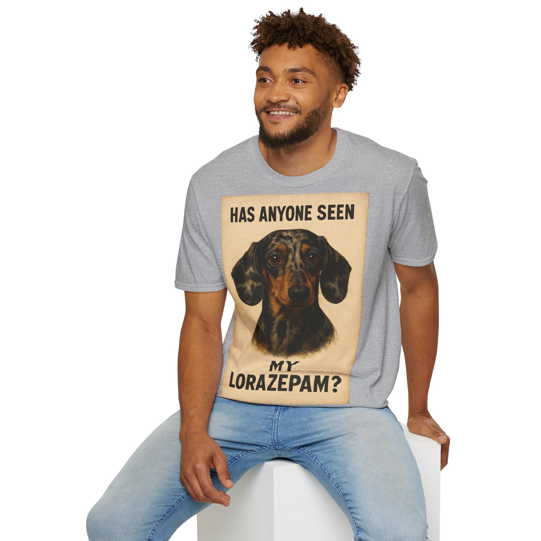Dackel Shirt – „Has anyone seen my Lorazepam?“ | Lustiges Retro T-Shirt für Hundefans mit schwarzem Humor – Freches Satire-Design für mutige Statements | True Insights