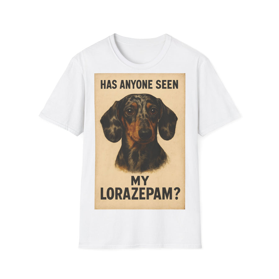 Weißes T-Shirt mit Vintage-Poster-Print: Dackelkopf und Text „HAS ANYONE SEEN MY LORAZEPAM?“