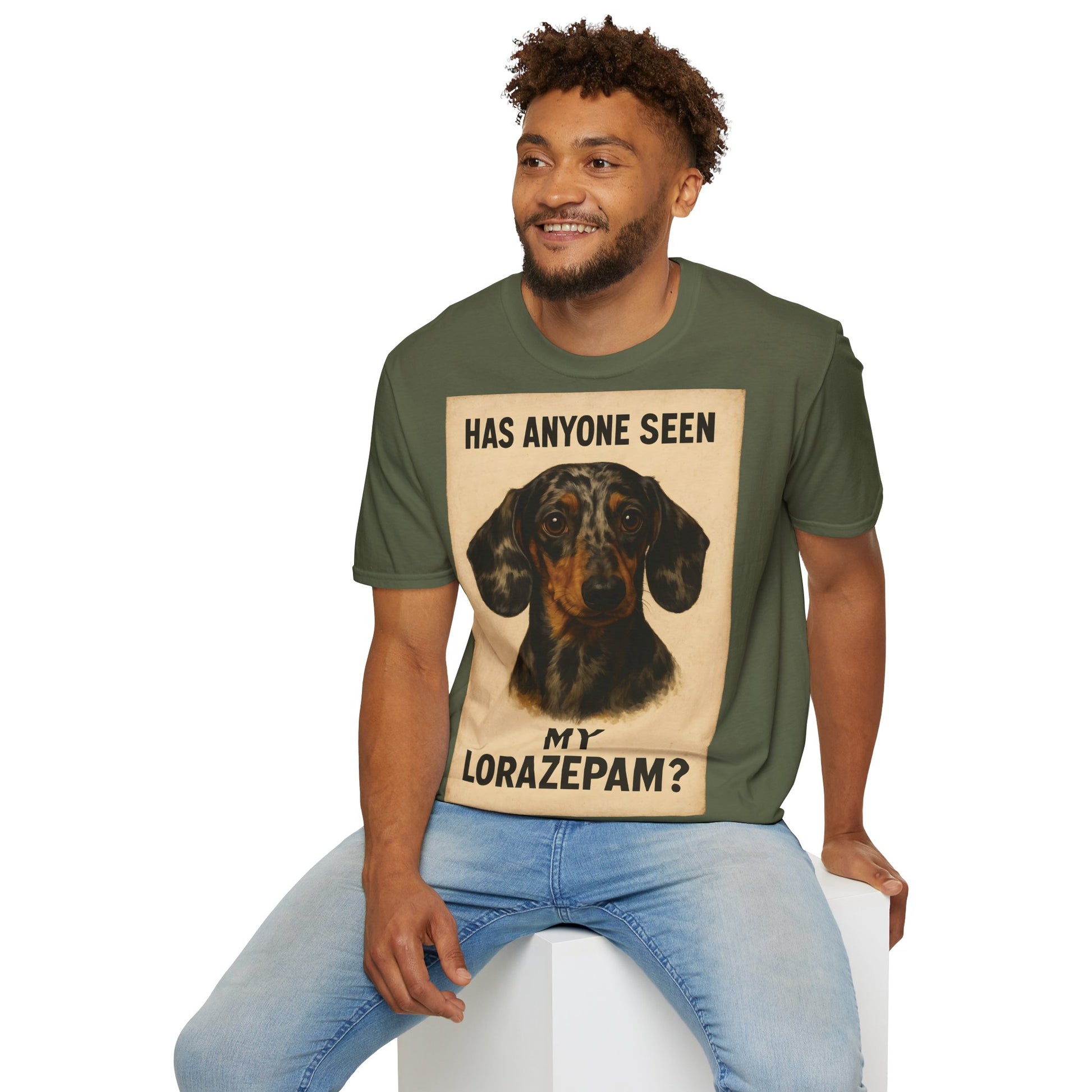 Dackel Shirt – „Has anyone seen my Lorazepam?“ | Lustiges Retro T-Shirt für Hundefans mit schwarzem Humor – Freches Satire-Design für mutige Statements | True Insights