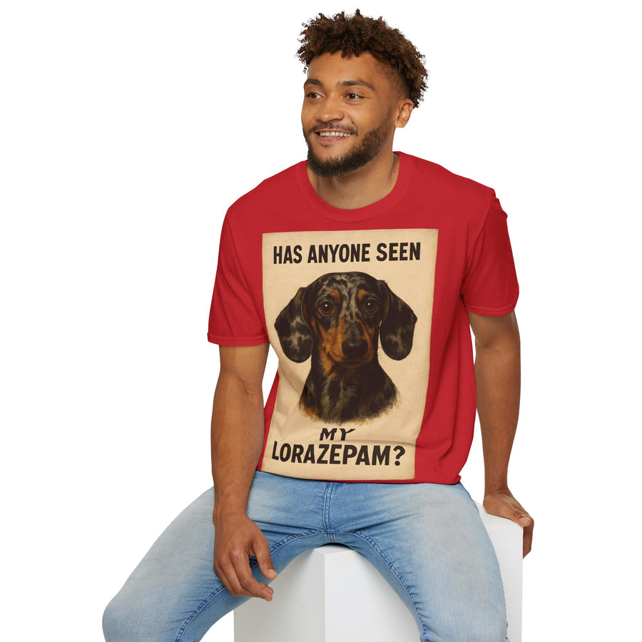 Dackel Shirt – „Has anyone seen my Lorazepam?“ | Lustiges Retro T-Shirt für Hundefans mit schwarzem Humor – Freches Satire-Design für mutige Statements | True Insights