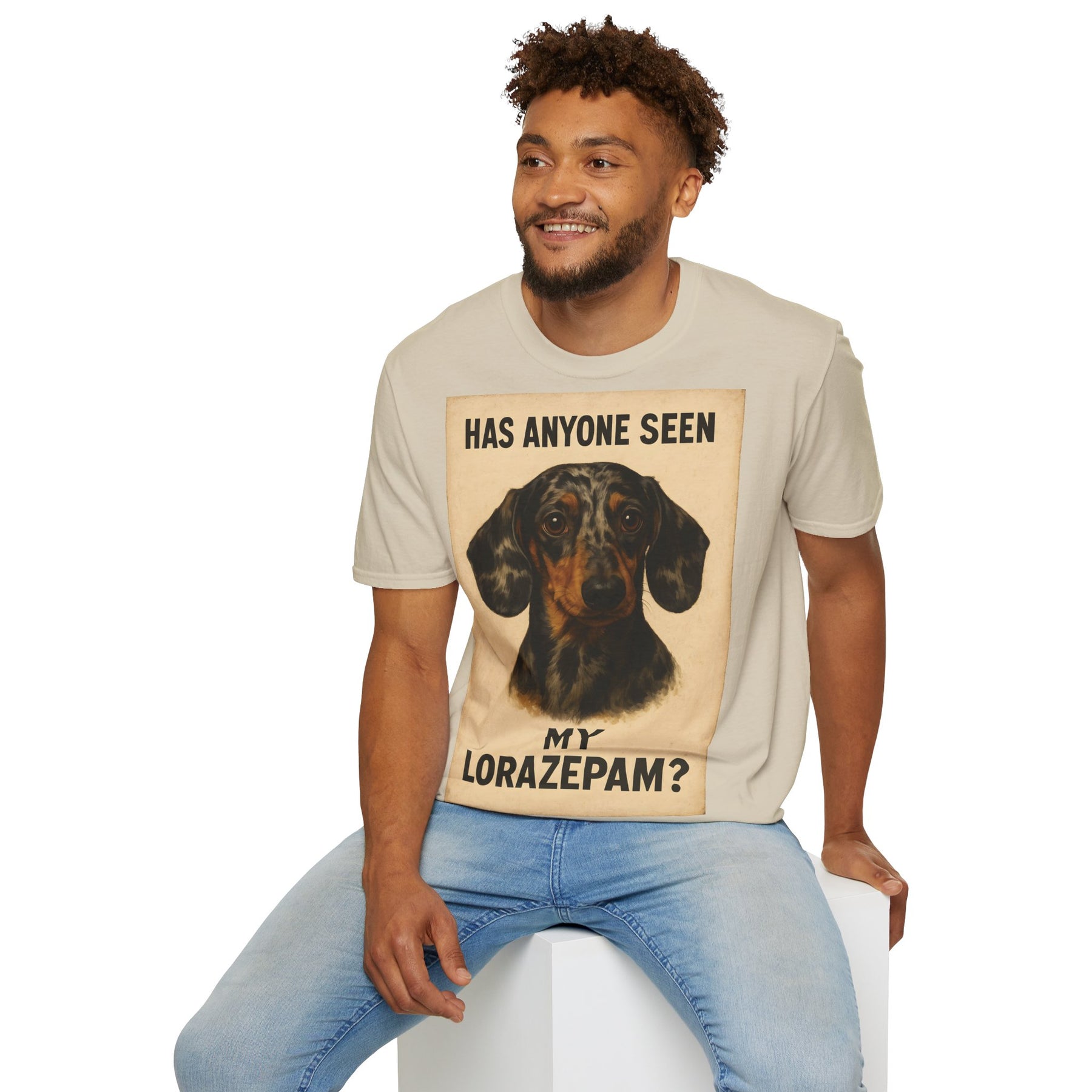 Dackel Shirt – „Has anyone seen my Lorazepam?“ | Lustiges Retro T-Shirt für Hundefans mit schwarzem Humor – Freches Satire-Design für mutige Statements | True Insights