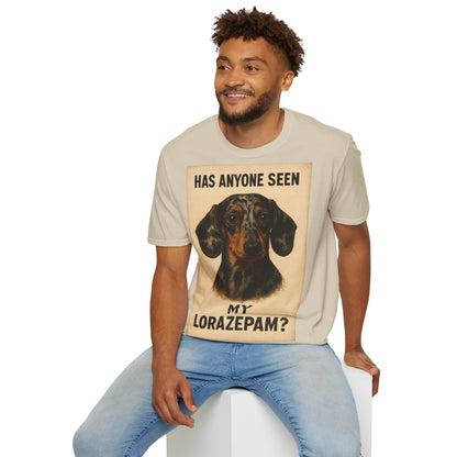 Dackel Shirt – „Has anyone seen my Lorazepam?“ | Lustiges Retro T-Shirt für Hundefans mit schwarzem Humor – Freches Satire-Design für mutige Statements | True Insights
